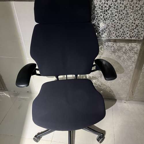 頂級人體工學椅Humanscale Freedom  黑色七八成新,功能正常 有興趣可黎葵涌有利工業...