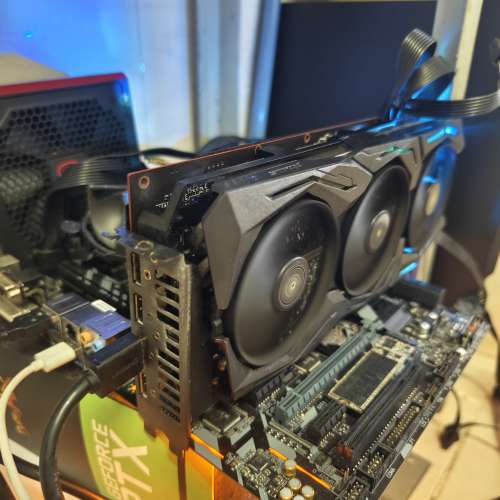 華碩ROG猛禽rx5700xt 8g 已更換導熱，性能可達rtx3060  已跑3dmark 20遍，近我地點...