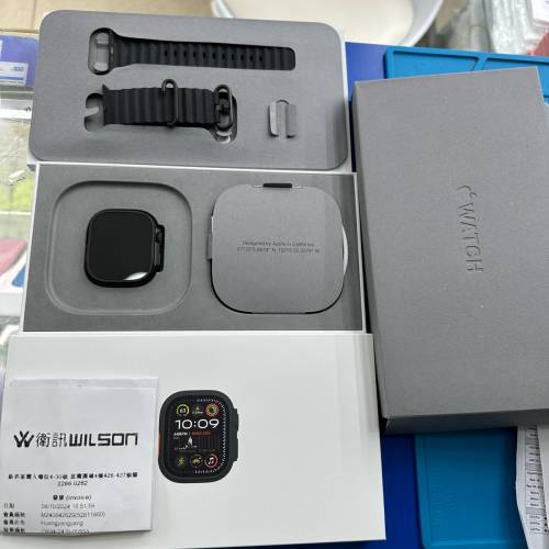 Apple Watch Ultra 2 (GPS + 流動網絡), 49毫米黑色鈦金屬錶殼配黑色海洋錶帶  九成...