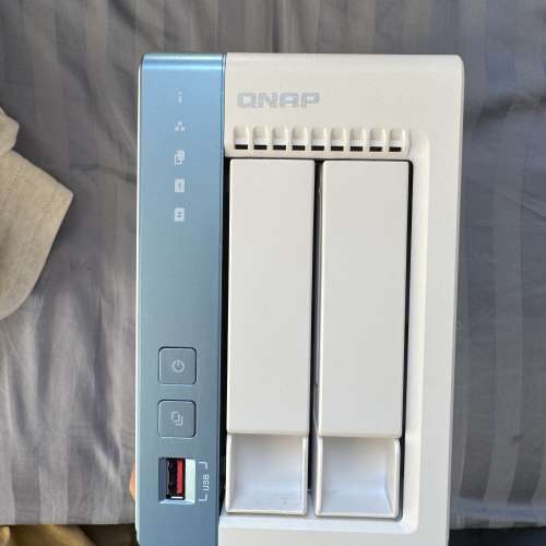 QNAP TS262C + 兩隻4TB HD