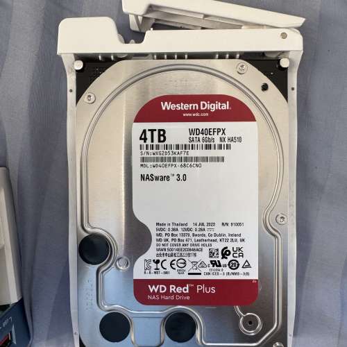 QNAP TS262C + 兩隻4TB HD