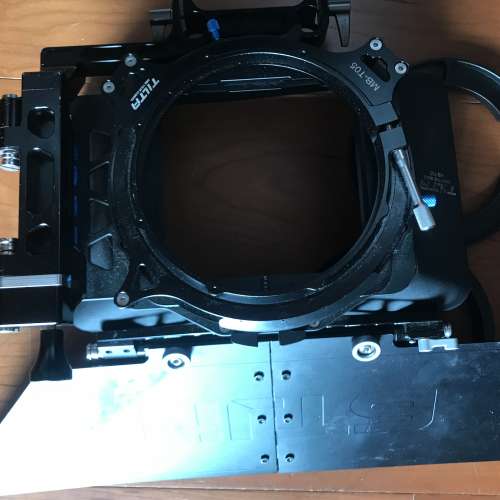 鐵頭MB-T03 4x4碳纖維遮光鬥