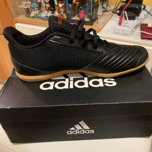 Adidas男裝平地足球鞋