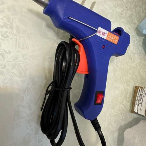 全新熱熔膠槍 有膠條  hot glue gun with glue bars