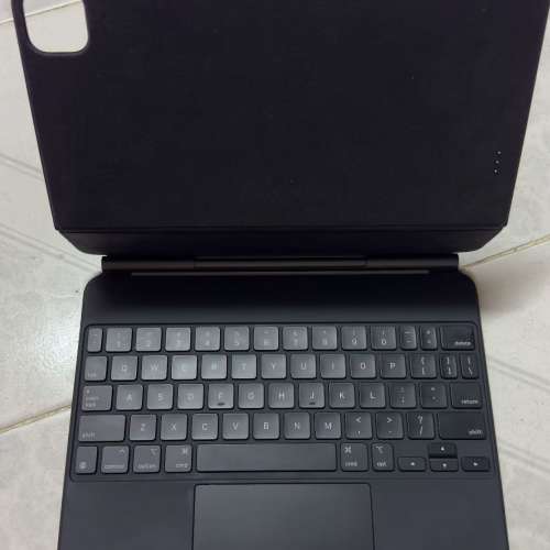 iPad Pro (M1) 11 inch with 512 gb + Magic Keyboard