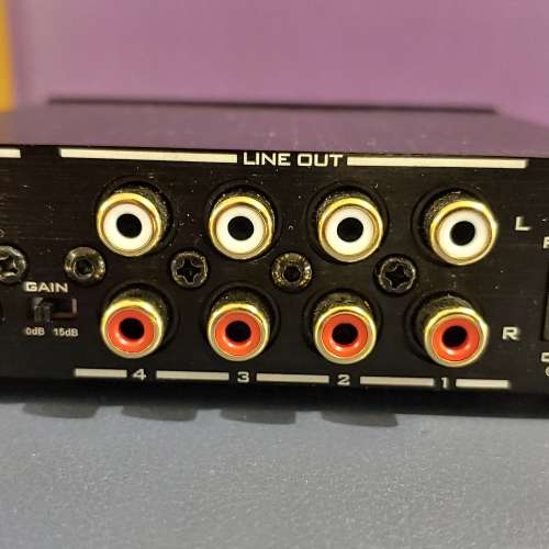 Audio 1入4出 金屬外壳