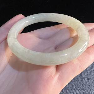 翡翠手鐲A玉 冰糖雪梨圓條54.8圈（附証書）聖誕禮物、新年禮物、生日禮物🎁
