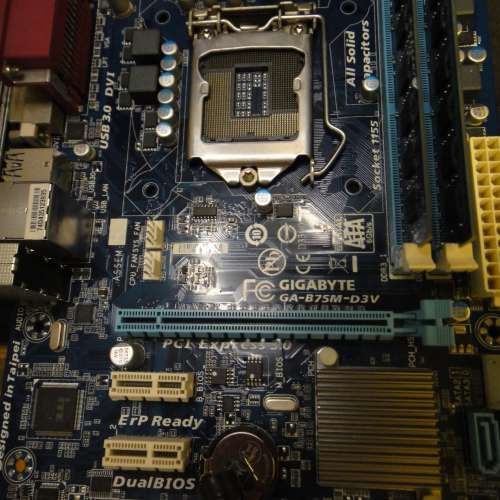 GA-B75M-D3V 主版 (正版WindowHome) i3-2120  3.3GHz 4GB Ram Socket 1155