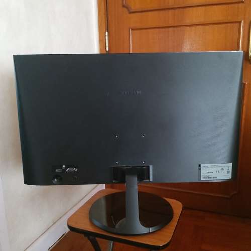 Samsung 27” LED Monitor