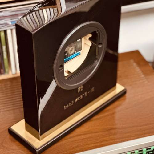 出售 昭和風 citizen 鋼琴木座枱鐘一個，100%正常，95%新，使用一粒2 A電池，有意請...