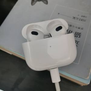 iPhone AirPods 3