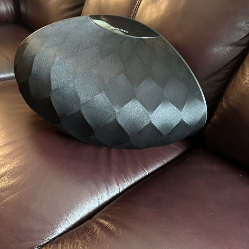 B&W Bowers & Wilkins Formation Wedge