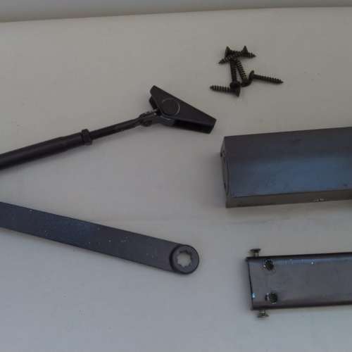 門鼓、自動閉門器