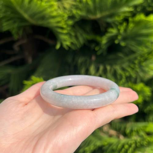 翡翠 |天然緬甸翡翠A玉 粉色飄花圓條手鐲 53.6圈（附證書）