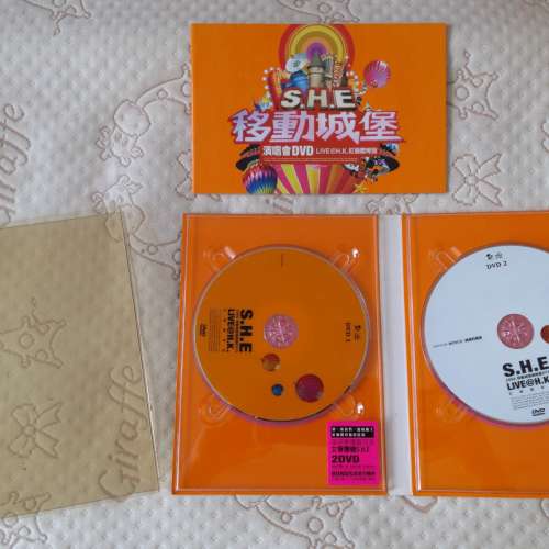 二手2DVD - S.H.E. 移動城堡演唱會DVD LIVE@H.K. 紅磡體育館