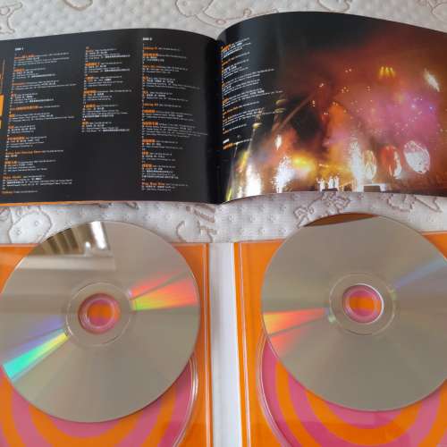 二手2DVD - S.H.E. 移動城堡演唱會DVD LIVE@H.K. 紅磡體育館