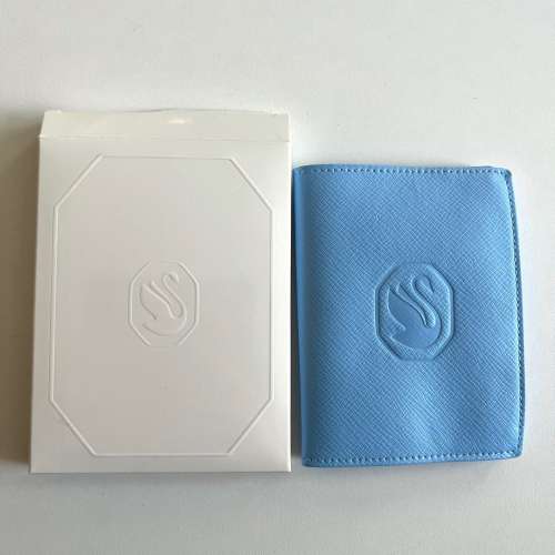 全新 Swarovski Passport Case Cover Protector 護照套 淺藍色 light blue sky blu...