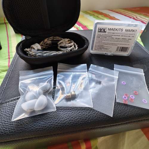 99.9% new SIMGOT EW300 HBB Limited Edition 三混合入耳式耳機 + MAE聲學導管套件 ...