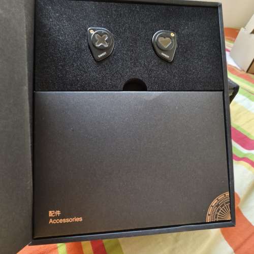 99.9% new SIMGOT EW300 HBB Limited Edition 三混合入耳式耳機 + MAE聲學導管套件 ...