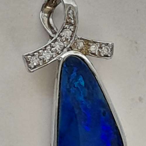 澳洲澳寶opal夾層鑲嵌純銀吊墜，每個390元， 兩個八折四個七折。no.22.12.24