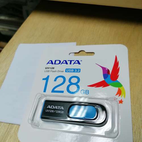 全新品 ADATA USB 3.2 128GB Flash Drive
