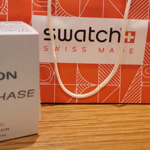 Omega x swatch mission to  earthphase