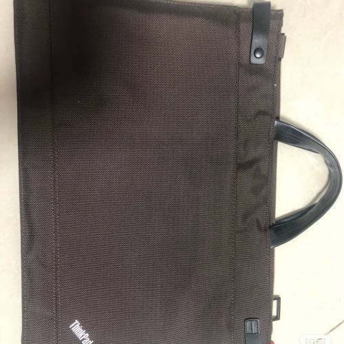 512G固态硬盘自用ThinkPad X240
I5，4G内存，512G固态硬盘
一手自用，保养好连电脑包