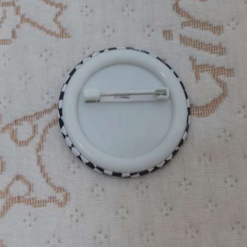 全新Teaparty黑白格仔 襟章 徽章 掛飾 胸針 別針 胸章 扣章 襟針 扣針 Pins