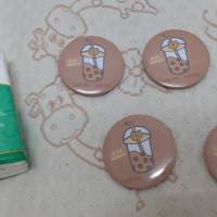全新 Milk Tea 襟章 徽章 掛飾 胸針 別針 胸章 扣章 襟針 扣針 Pins