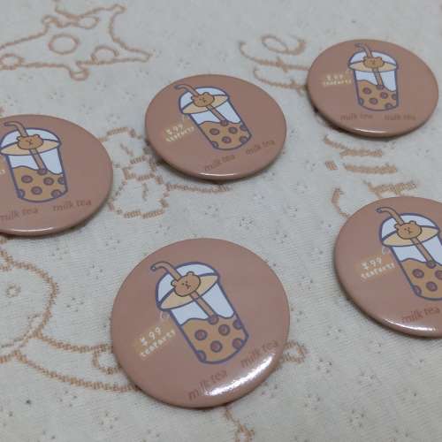 全新 Milk Tea 襟章 徽章 掛飾 胸針 別針 胸章 扣章 襟針 扣針 Pins