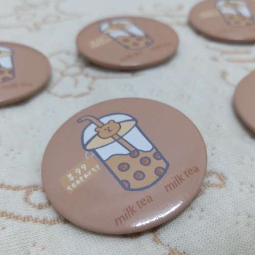 全新 Milk Tea 襟章 徽章 掛飾 胸針 別針 胸章 扣章 襟針 扣針 Pins