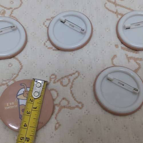 全新 Milk Tea 襟章 徽章 掛飾 胸針 別針 胸章 扣章 襟針 扣針 Pins