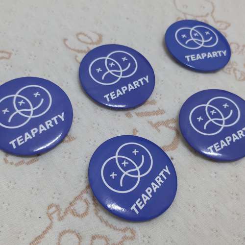 全新 Teaparty 公仔 襟章 徽章 掛飾 胸針 別針 胸章 扣章 襟針 扣針 Pins