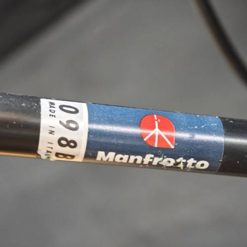 Manfrotto 098B wall mounted,掛墻燈架