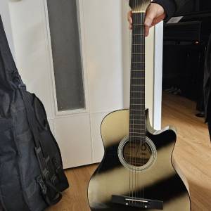 全新 NIKKO Guitar wooden 黑白色木結他