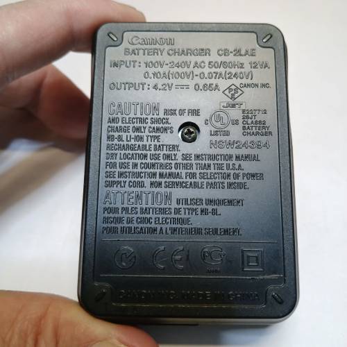Canon相機充電器CB-2LAE及副廠電
