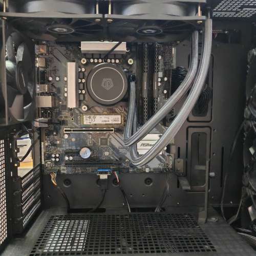 i9 12900K ASROCK Z690M Samsung 1TB Corsair 32GB DDR4 1000W ATX3.0
