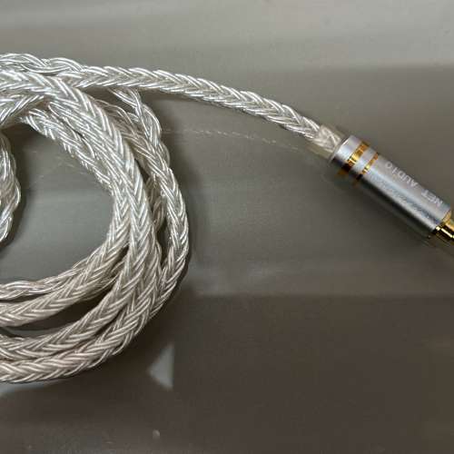 (耳機線名:飄雪)與藍龍王耳機線粗度差不多但作出極大提升，同時使用64升級線之絕緣P...