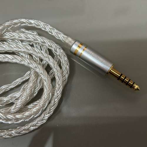 (耳機線名:飄雪)與藍龍王耳機線粗度差不多但作出極大提升，同時使用64升級線之絕緣P...