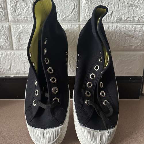 Novesta 黑色帆布鞋 （全新）