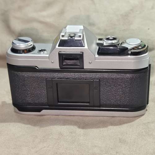Canon AE-1 + 50/1.8 FD film camera