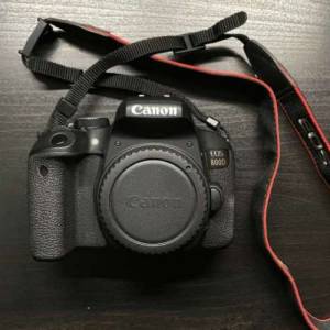 CANON 800D