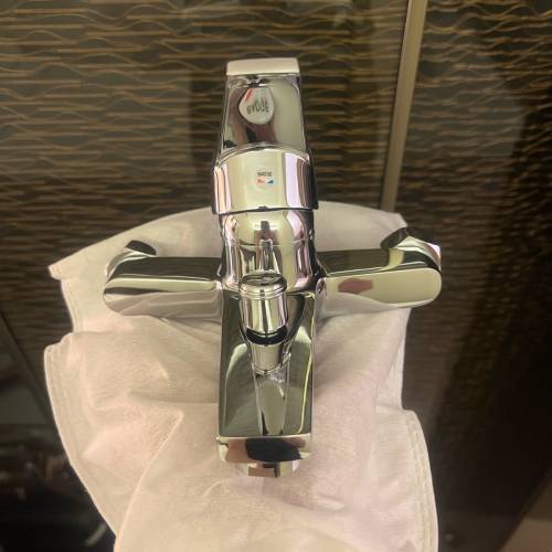 浴室三聯冷熱水龍頭