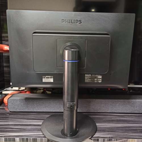 Philips 231B4Q 23吋 1080p IPS LCD Monitor VGA/DVI/DisplayPort/USB Hub/Speaker