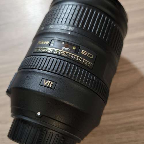 Nikon AF-S Nikkor 28-300mm F3.5/5.6