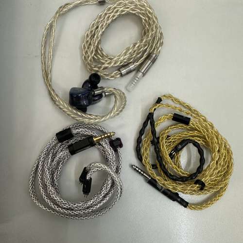 退坑賣新淨32單元龍王耳機連2條升級線