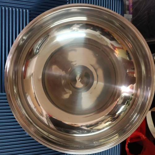 全新紅日牌不銹鋼蓋，直径16寸半，現售$50