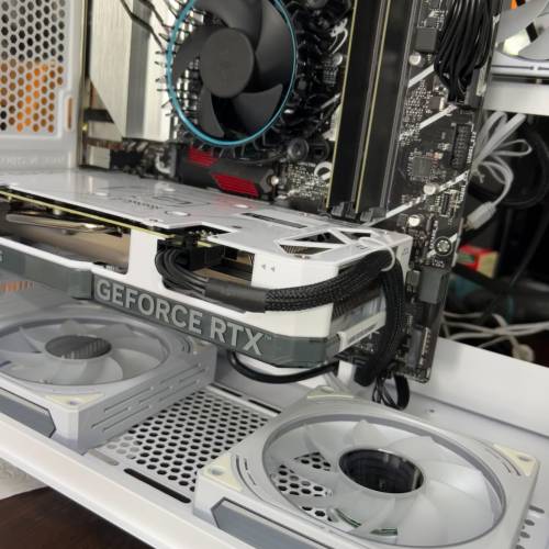 原價$11k 用唔夠一年電腦 RTX4060OC/i7/32GB Ram/ 2TBSSD