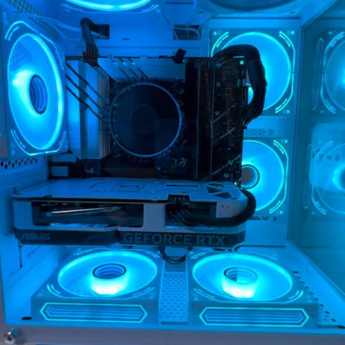 原價$11k 用唔夠一年電腦 RTX4060OC/i7/32GB Ram/ 2TBSSD