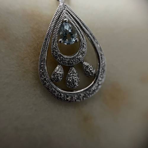 意大利 18k 白金 頸鏈 淺藍色鑽石19份加全碎石